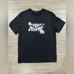 Nike Men's Black Graphic T-Shirt Large